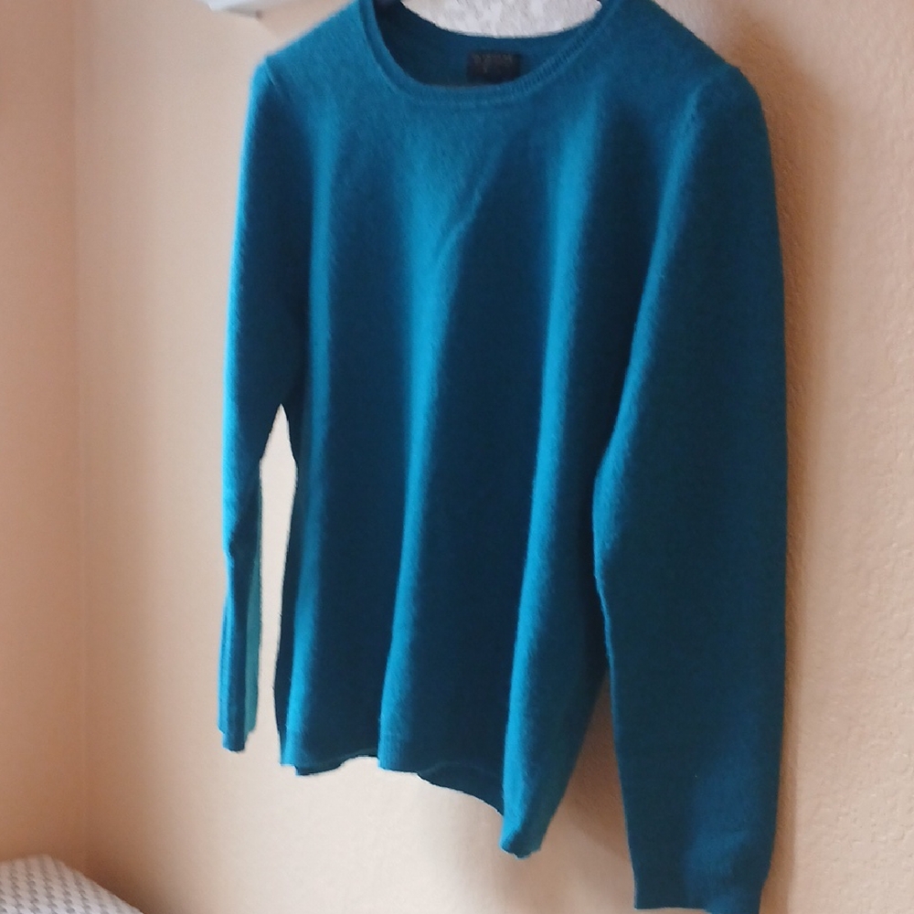 Teal Crew Neck Sweater with Soft Texture